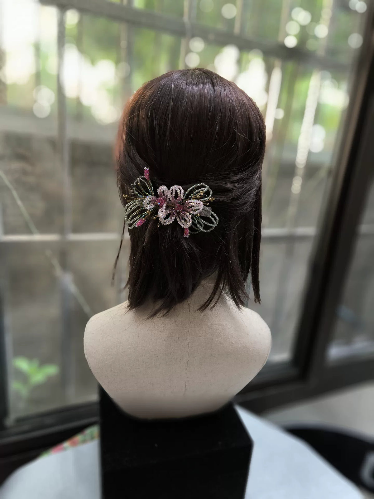 Pince à cheveux fleur en cristaux rose et violet
