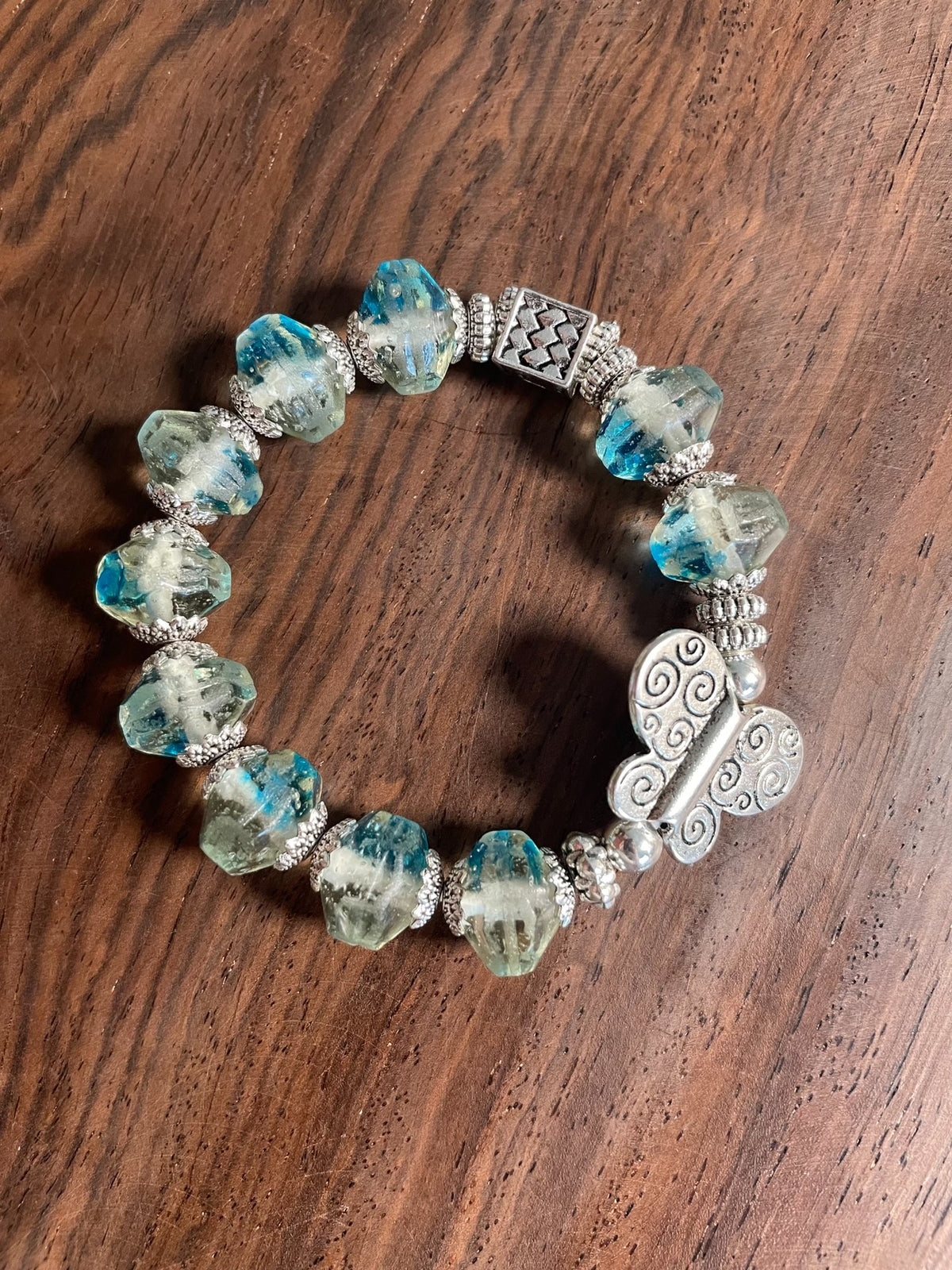 Blue Floating Flower Faceted Bead Stretch Bracelet