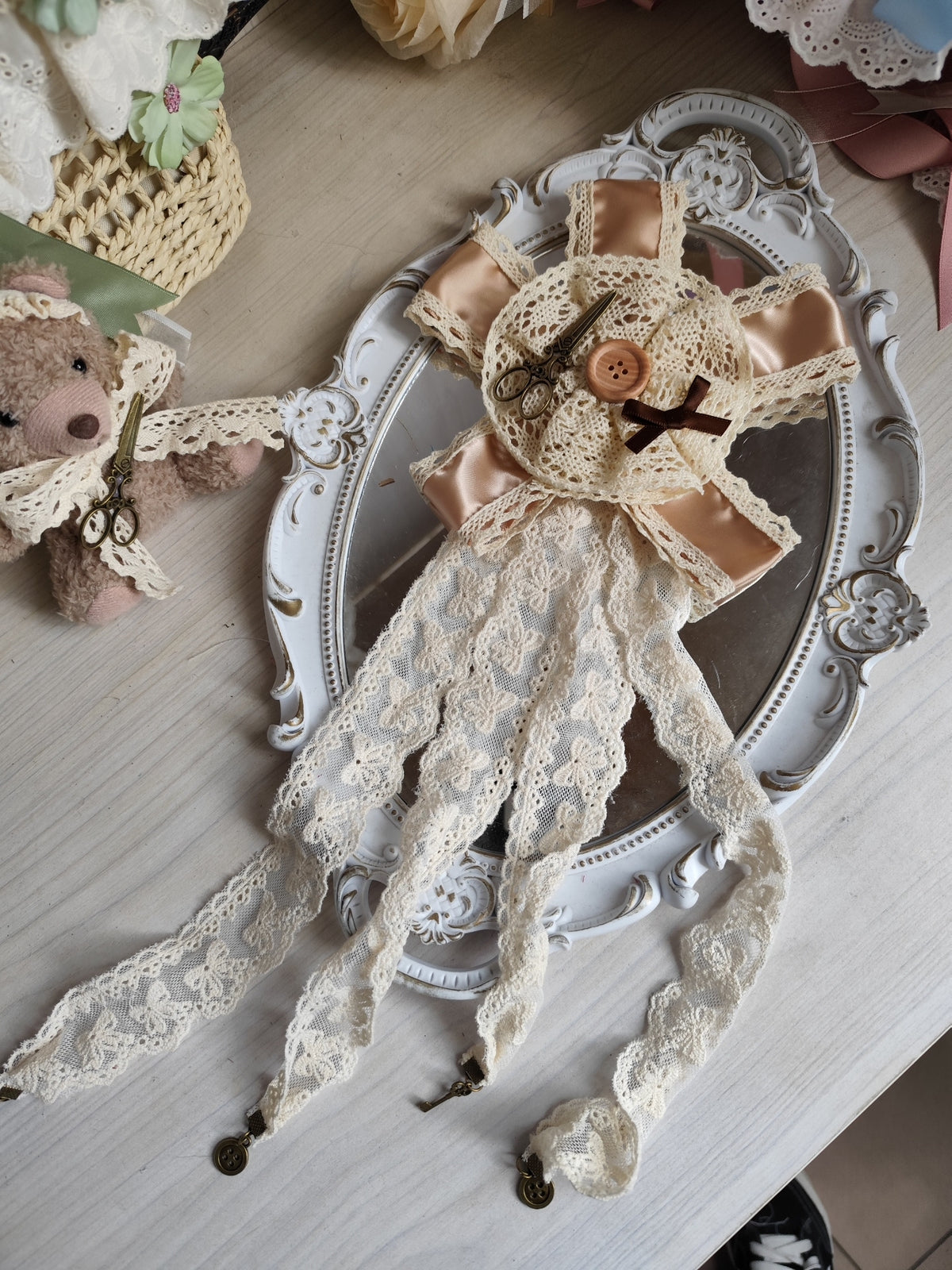 Laço de Cabelo Lolita em Cetim Pêssego com Renda