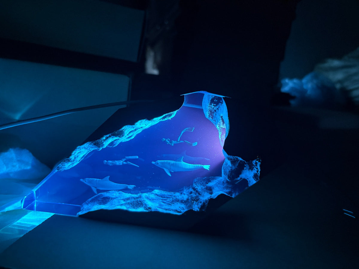 Resin Ocean Dolphin Wood Slab Lamp
