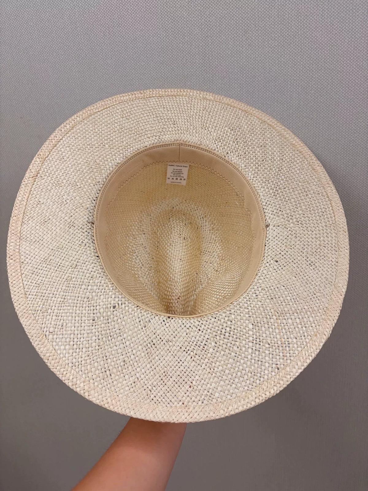 Leichter Sonnenhut aus Sisal-Stroh Beige