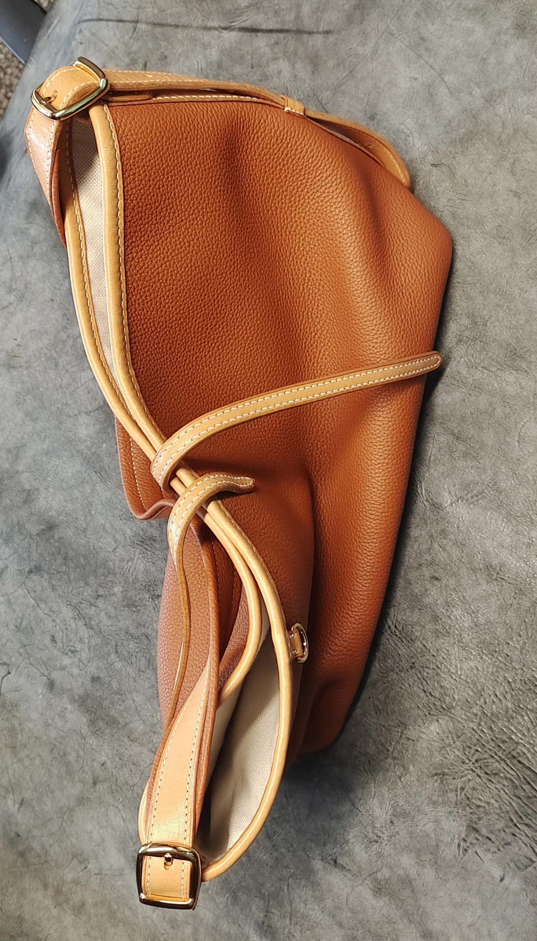 Bolso tote suave de cuero Togo 32 cm