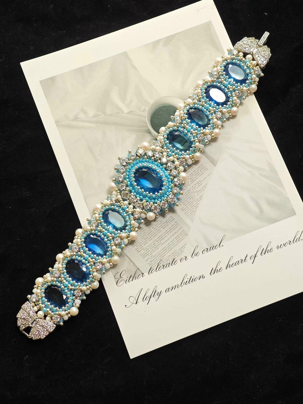 Conjunto de Pulsera y Pendientes de Cuentas Azul Celeste
