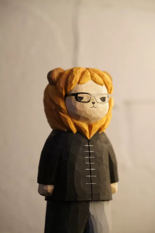 手彫り木製ライオンフィギュア 10cm