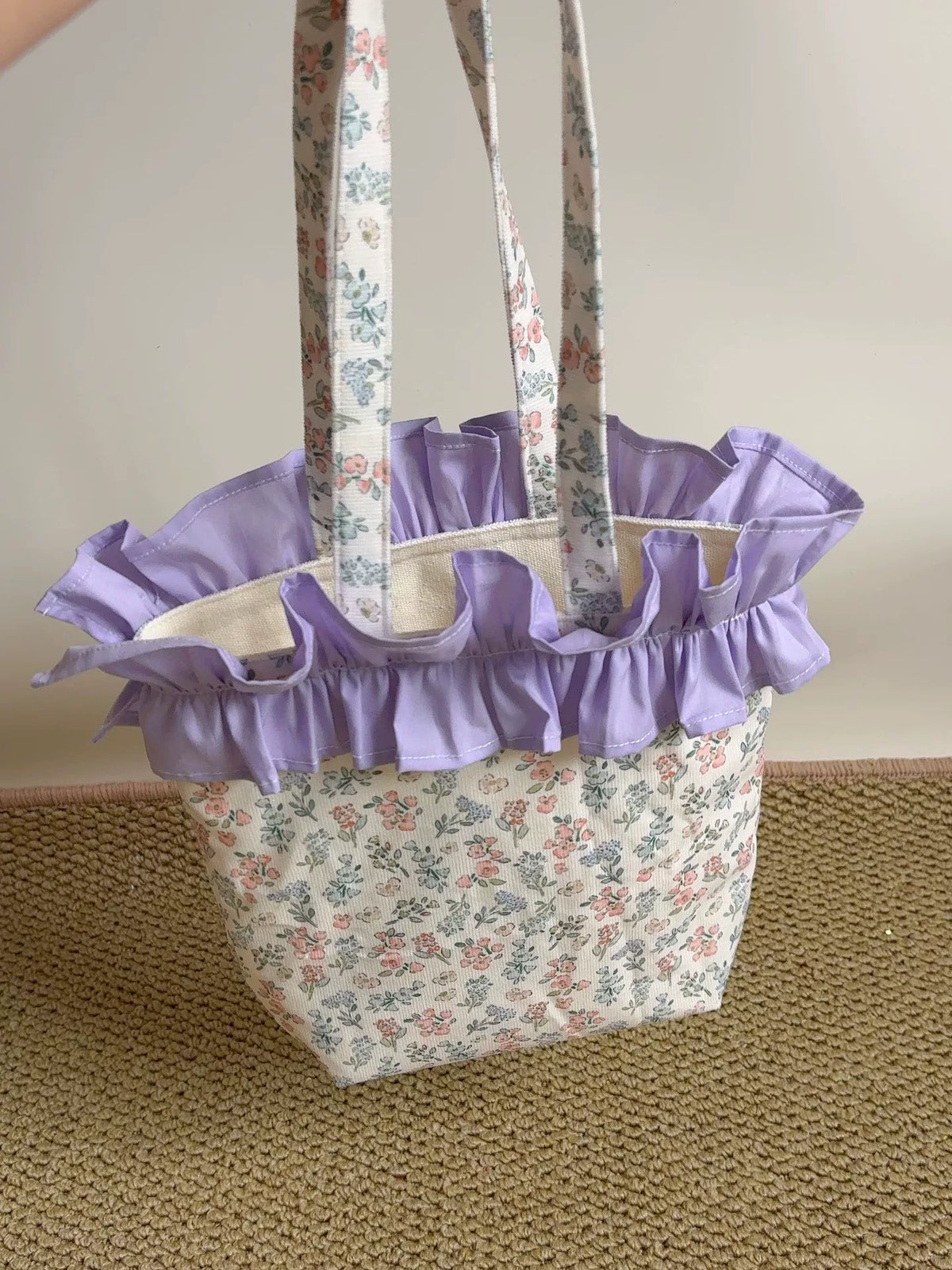 Umhängetasche aus floral Cord mit Rüsche