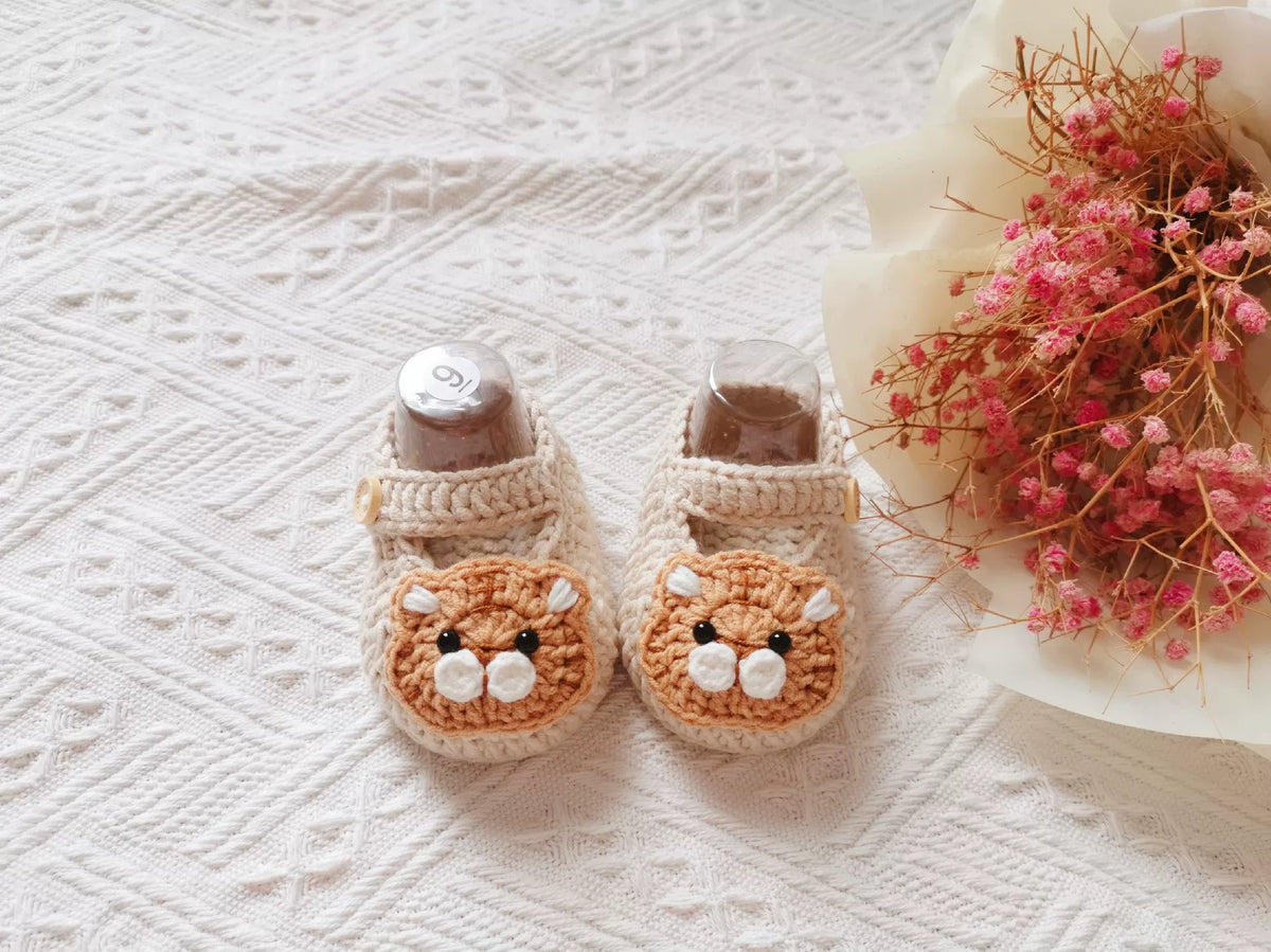 Handgehäkelte Tiger-Babyschühchen mit weicher Sohle