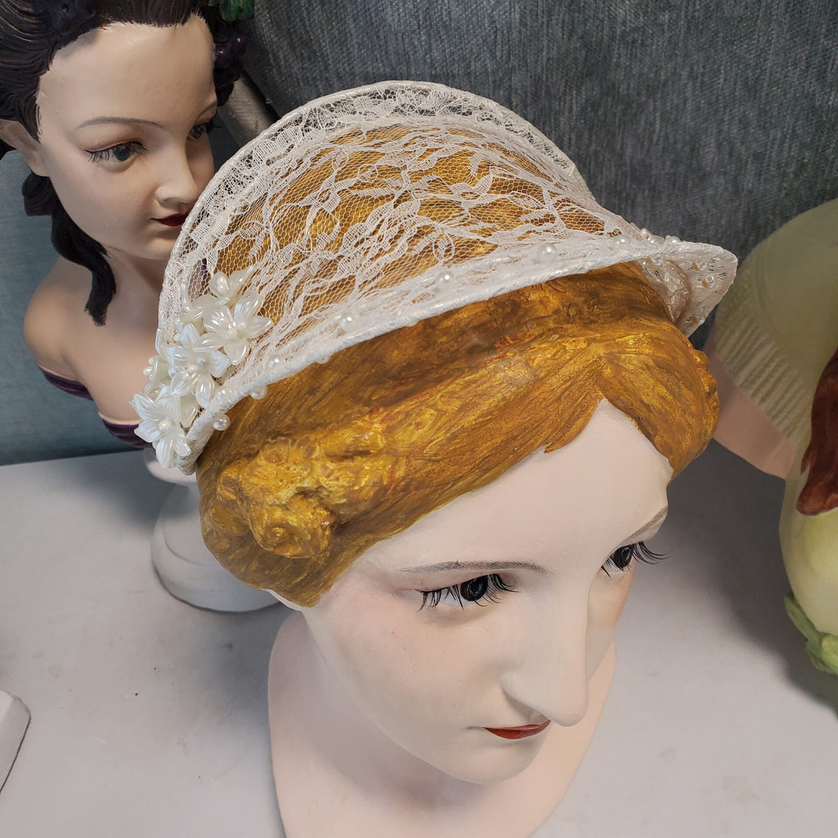 Bandolete de Noiva em Renda e Pérolas Vintage