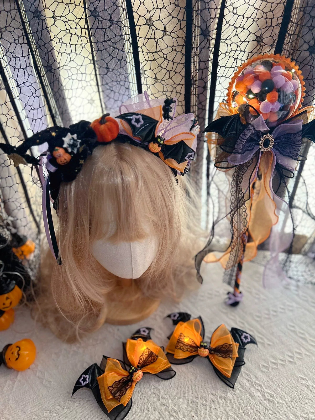 Halloween-set med trollstav, häxhatt-pannband och hårspännen