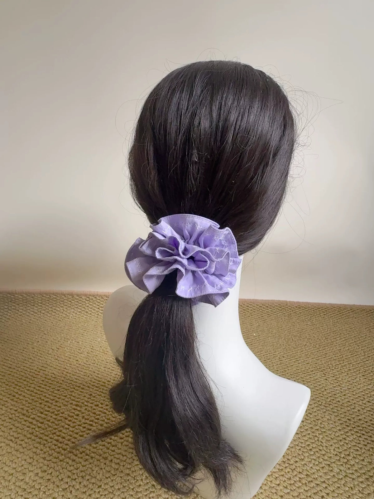 Scrunchie doppio lavanda con stella a sei punte ricamata