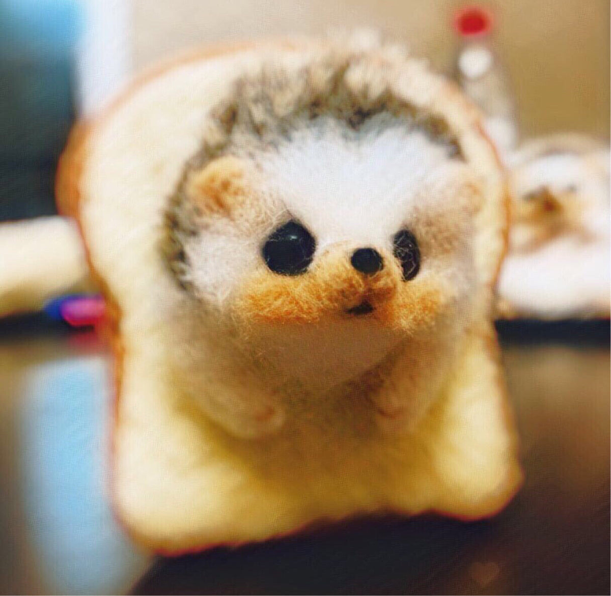 Wolvilt Egel Toast Beeldje