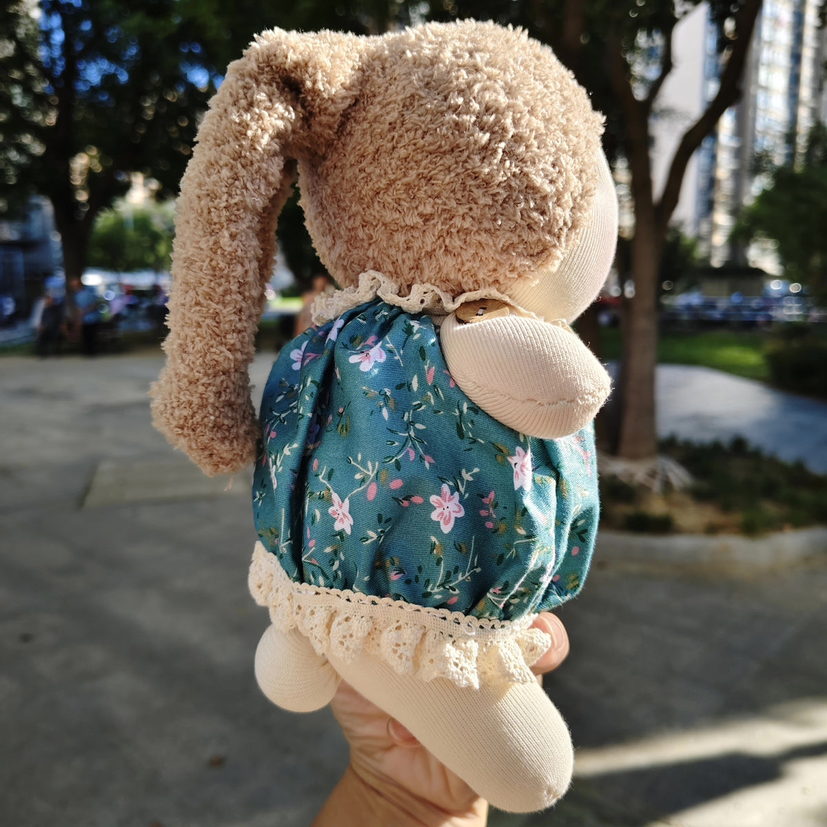 Handgefertigte Sockenpuppe im britischen Stil – Kaninchen
