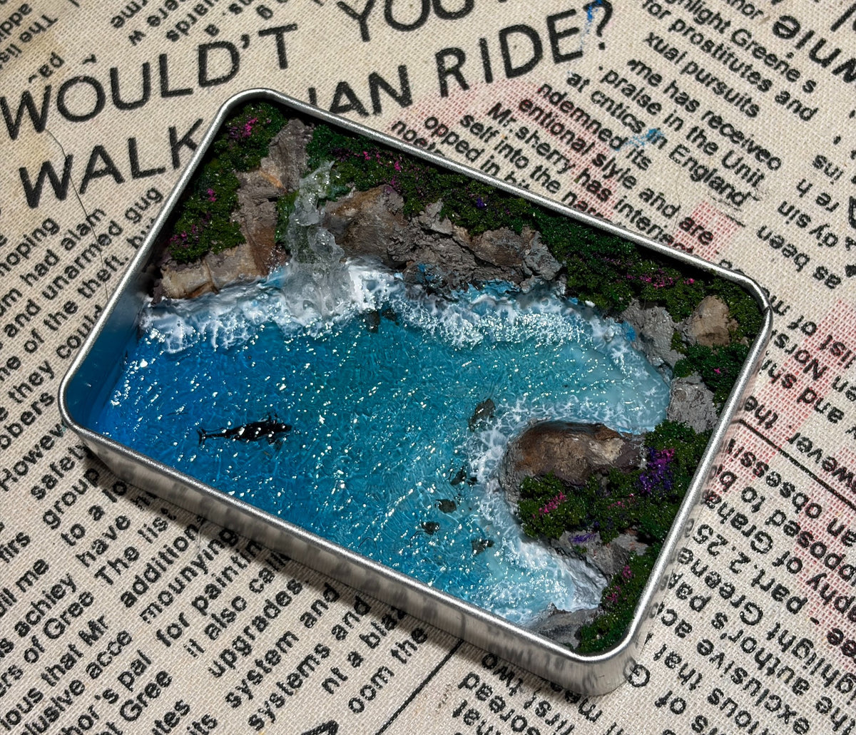 Diorama costiero in miniatura fatto a mano in latta di ferro