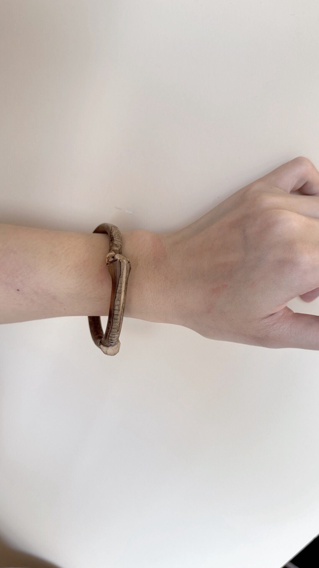 Pulsera ajustable de raíz de vid natural