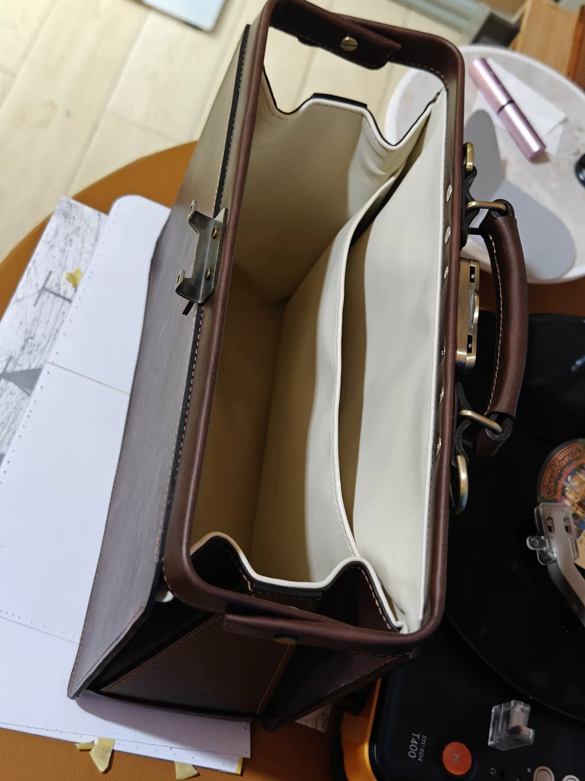 Dulles Briefcase in Italian Vegetable Tanned Leather