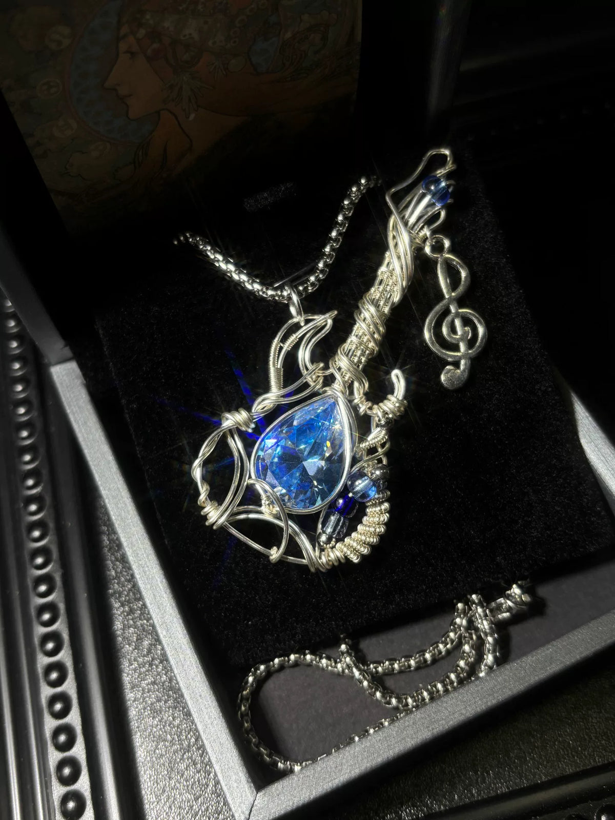 ハンドメイド ワイヤーラップ ギターネックレス ブルー ジジルコニア