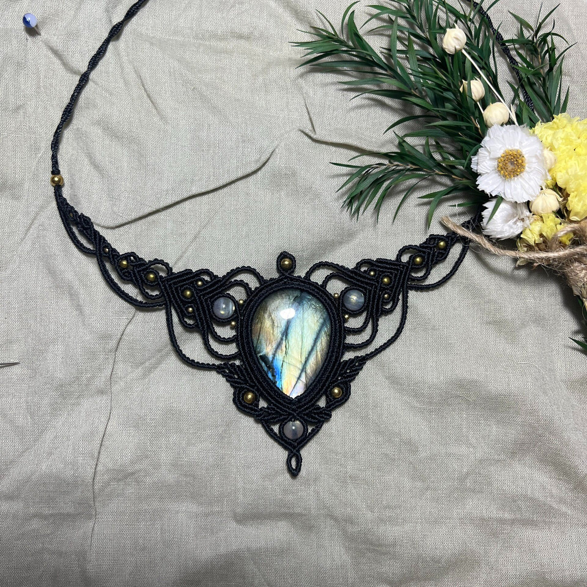 Macrame Choker Necklace with Labradorite Gemstone