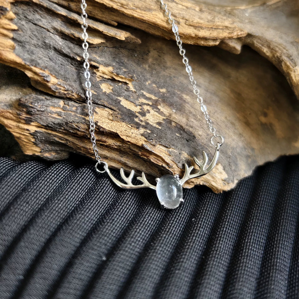 Water Foam Jade Deer Antler Necklace