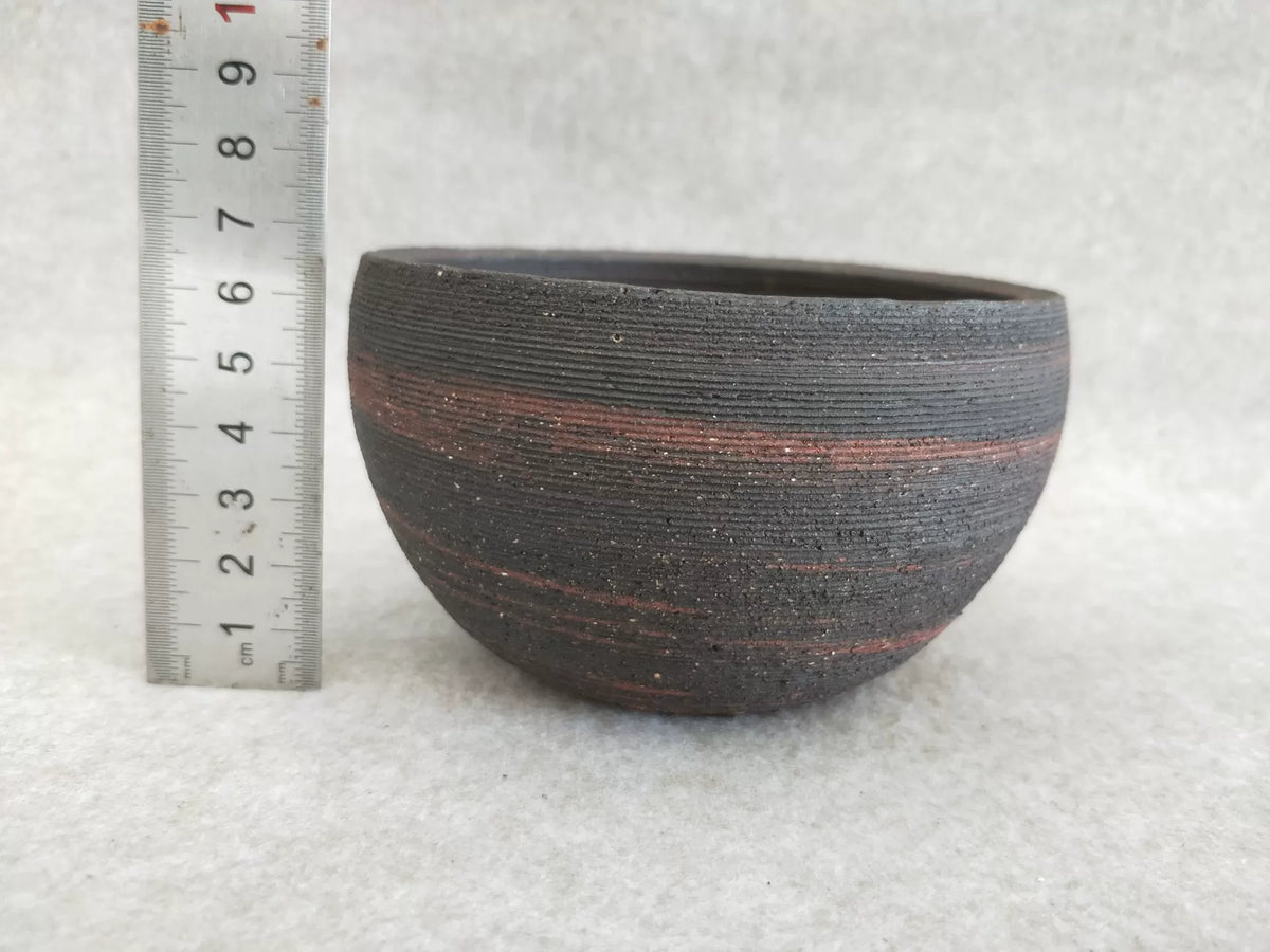 Maceta de Gres Negro con Agujero de Drenaje
