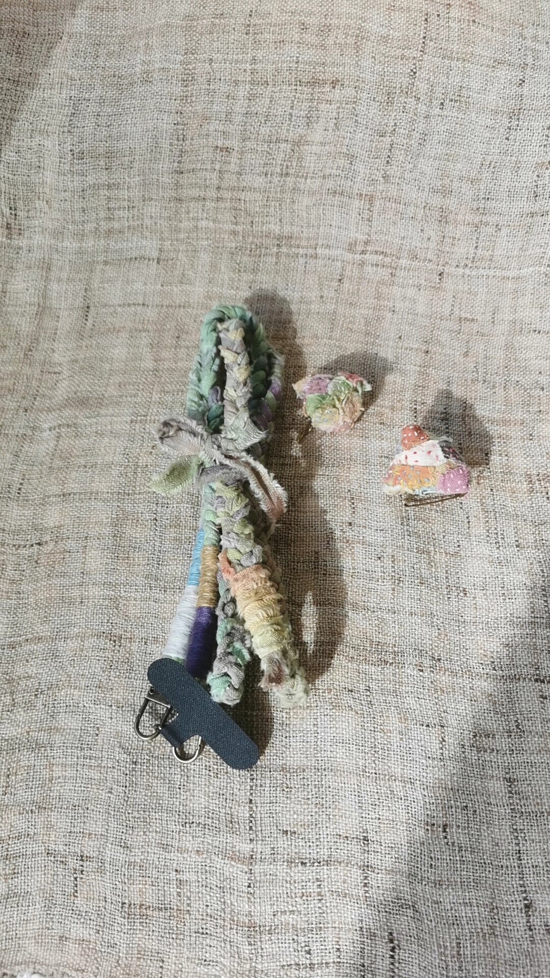 Cordão para Telemóvel em Algodão Feito à Mão com Pingentes Zongzi