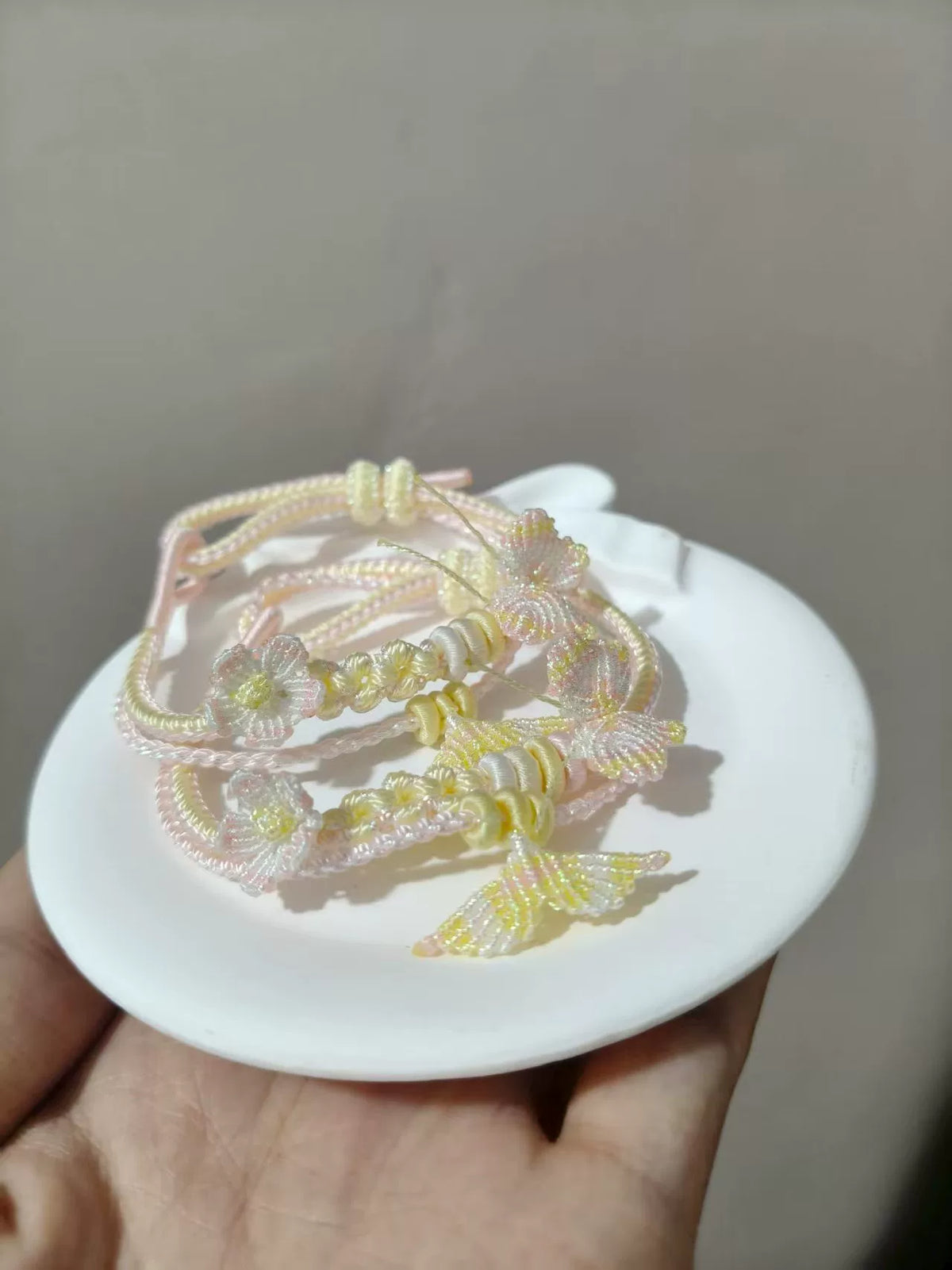 ハンドメイド 編み込みブレスレット ピンク イエロー グラデーション