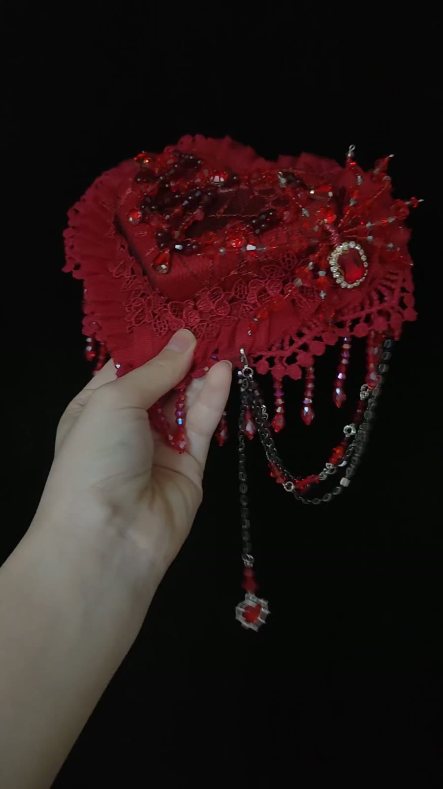 Gotische Rode Ruby Spinnenweb Hart Fascinator