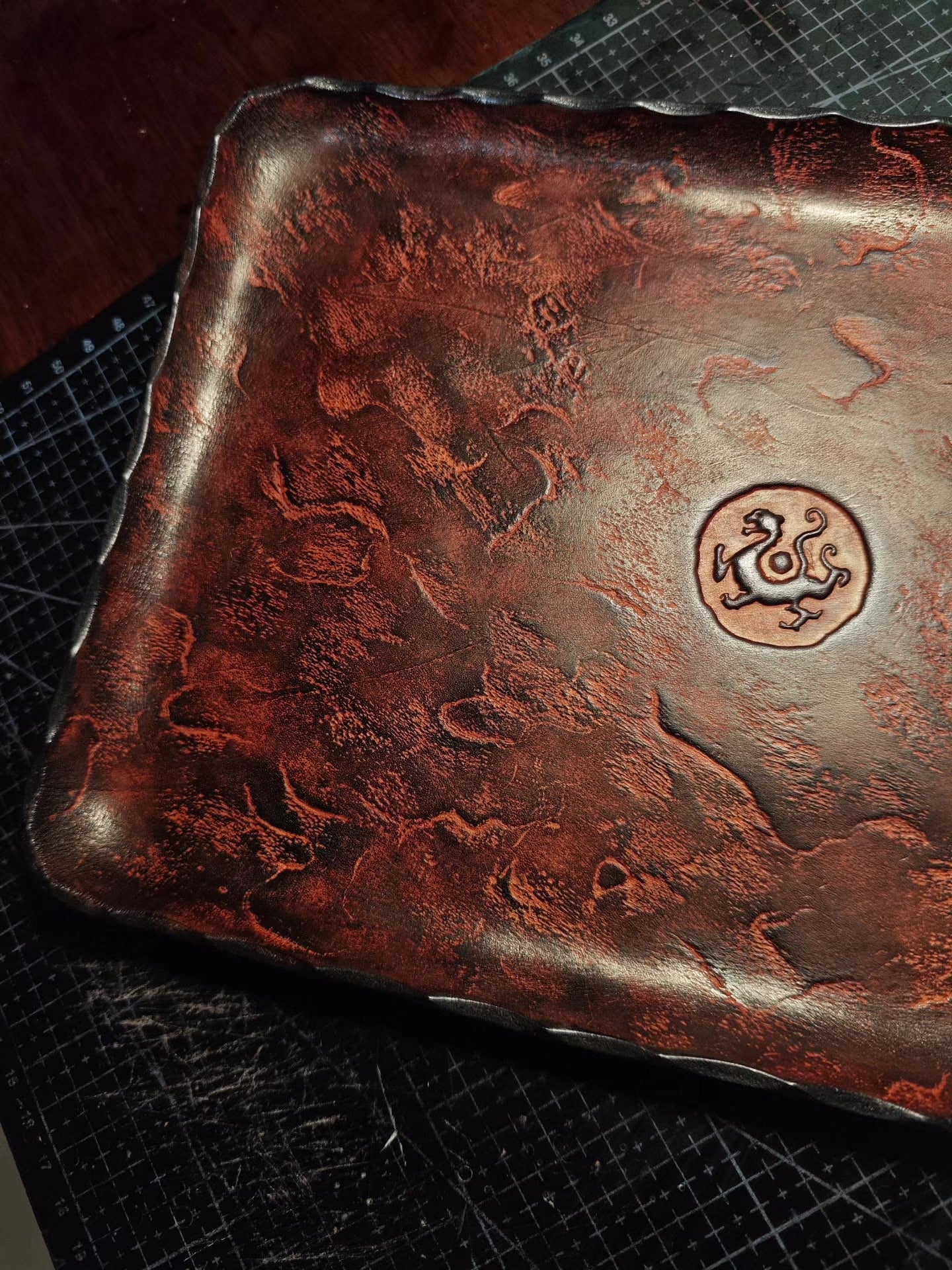 4mm Thick Fat-Tanned Leather Rectangular Tray with Embossed Medallion