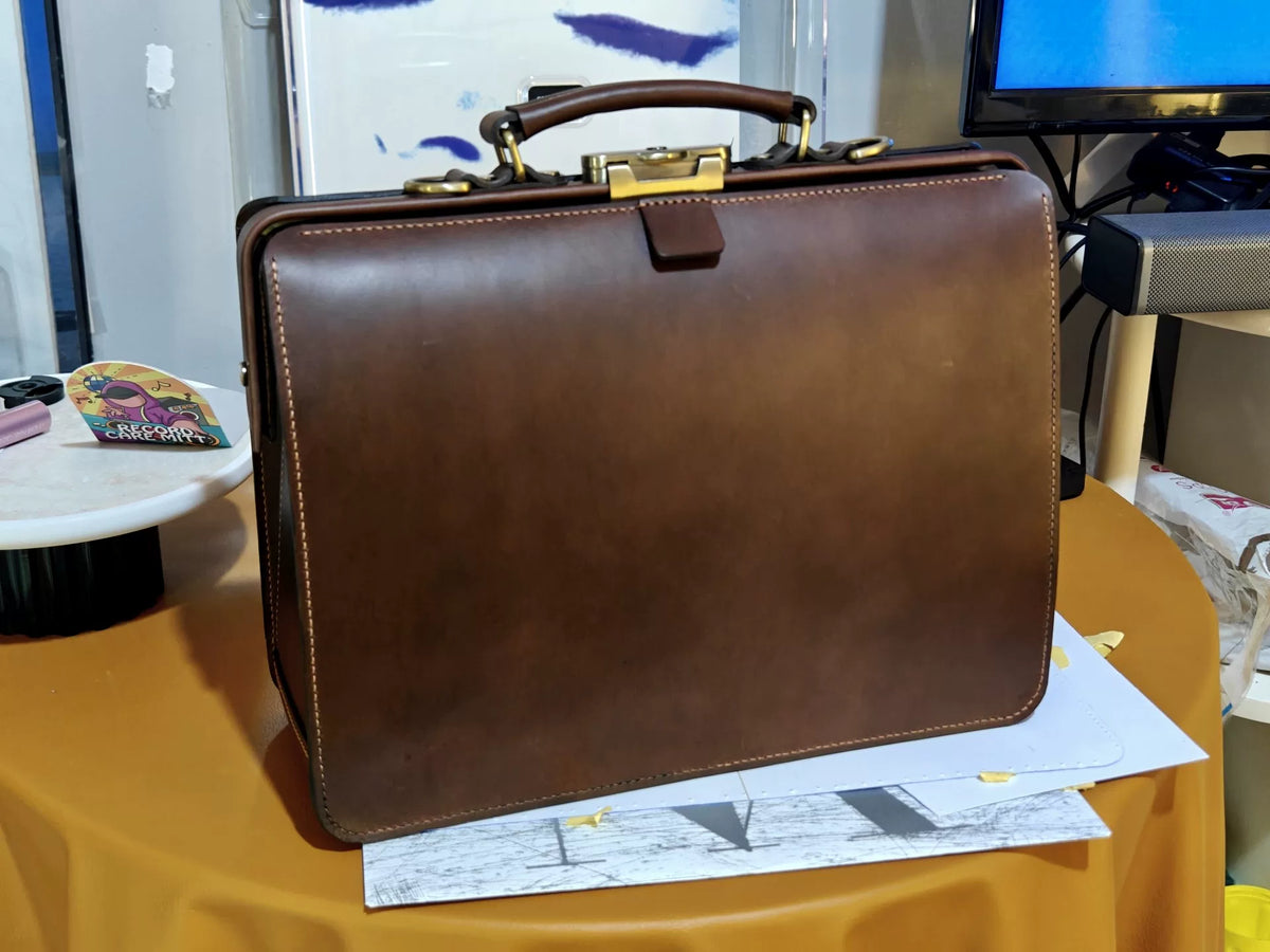 Dulles Briefcase in Italian Vegetable Tanned Leather