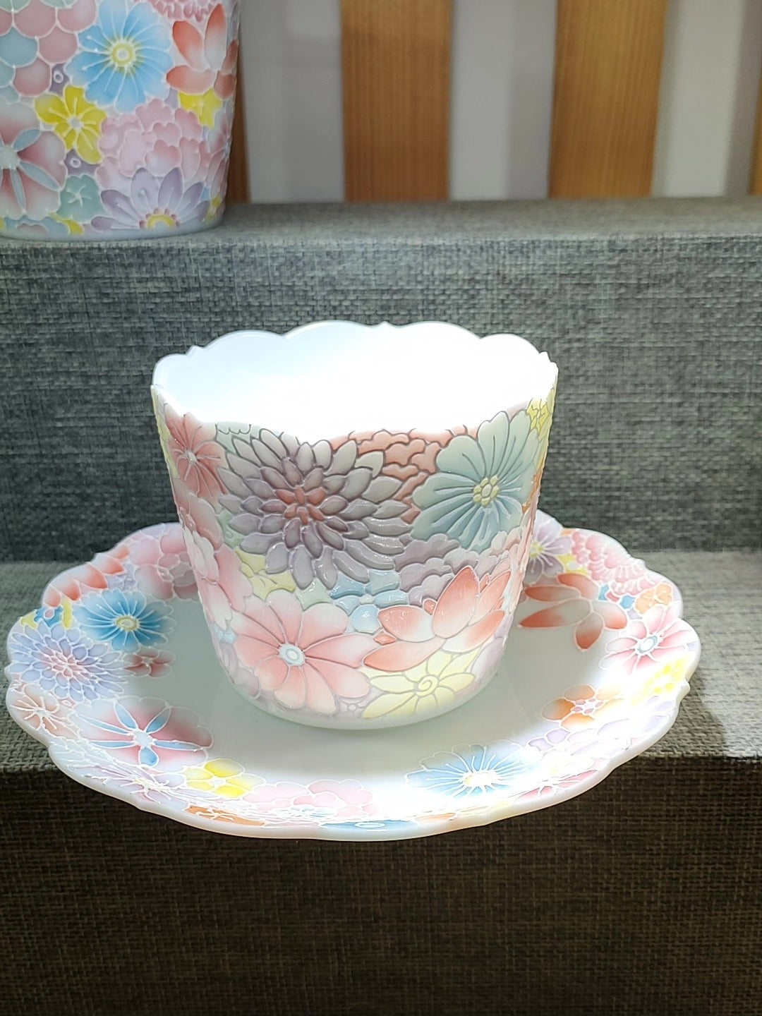 Juego de Taza y Plato de Porcelana Floral Pintado a Mano