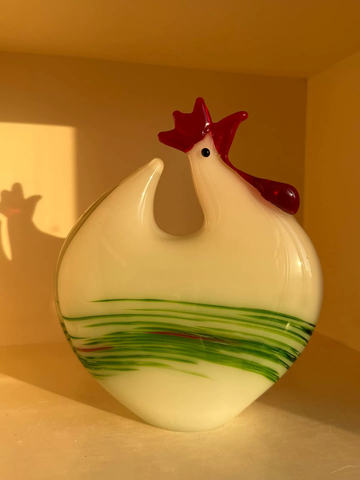 Vintage glazen haan figuurje in wit jade