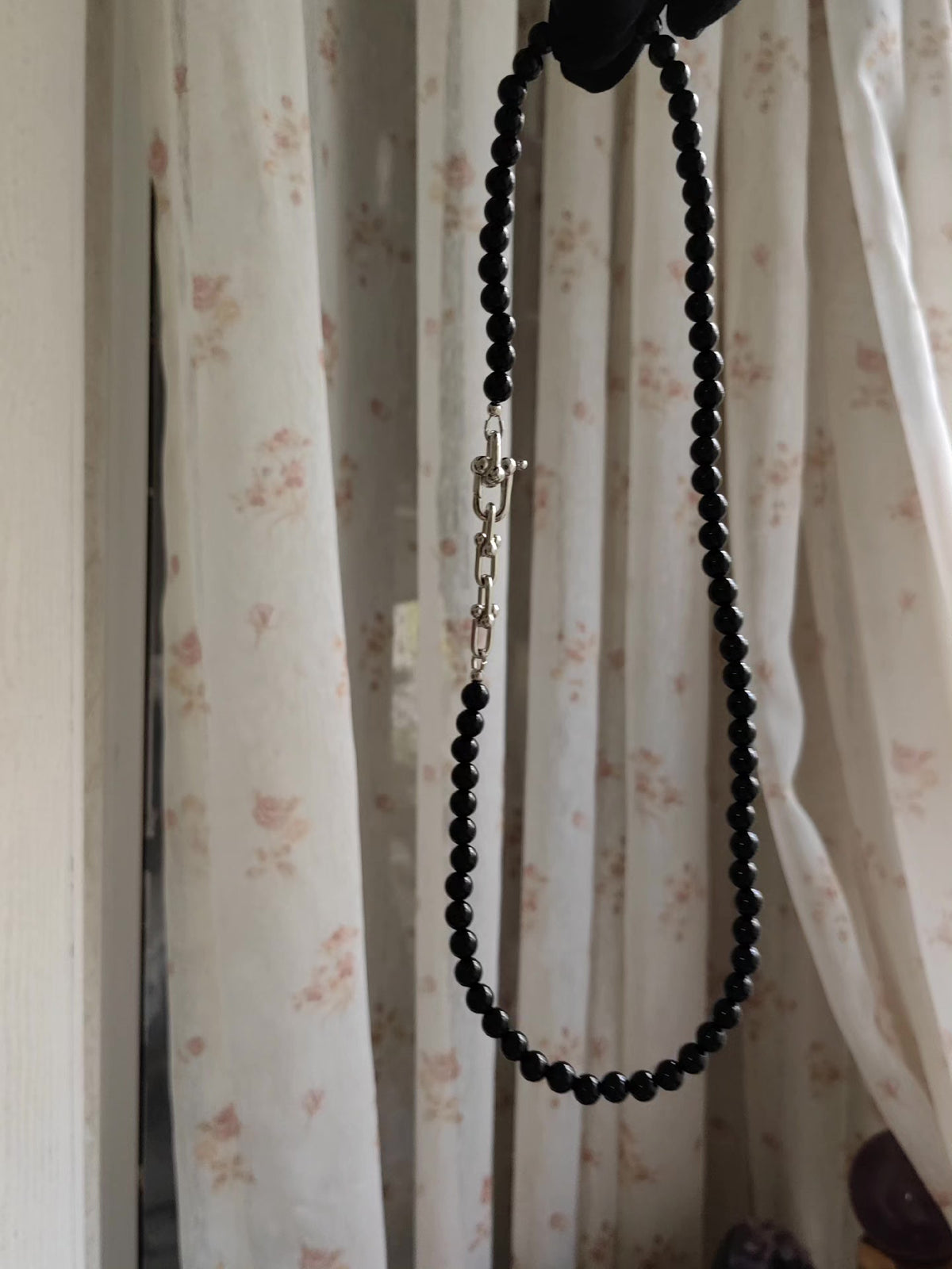Collana con Perle di Agata Nera e Catena Argentata