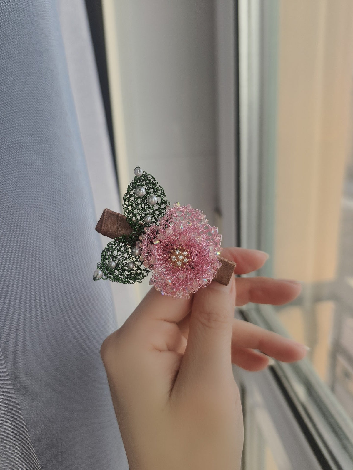 Wire Peony Crystal Hair Clip