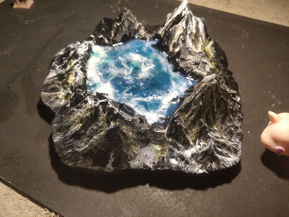 Handmade Mountain Landscape Resin LED Diorama Lamp