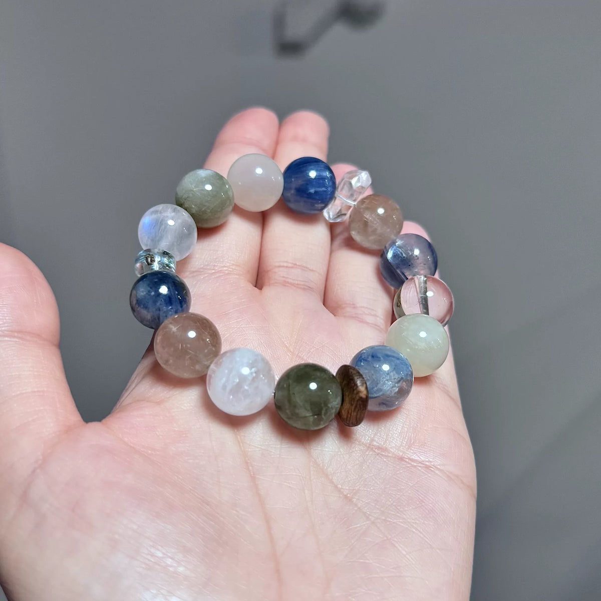 Pulseira de Contas de Cristal Azul, Aquamarina, Quartzo Rutilado e Pedra-Lua