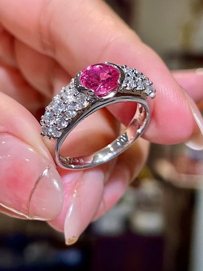 Pt900 Platinum Ring with 1.25ct Padparadscha Sapphire and 0.8ct Diamond Accents