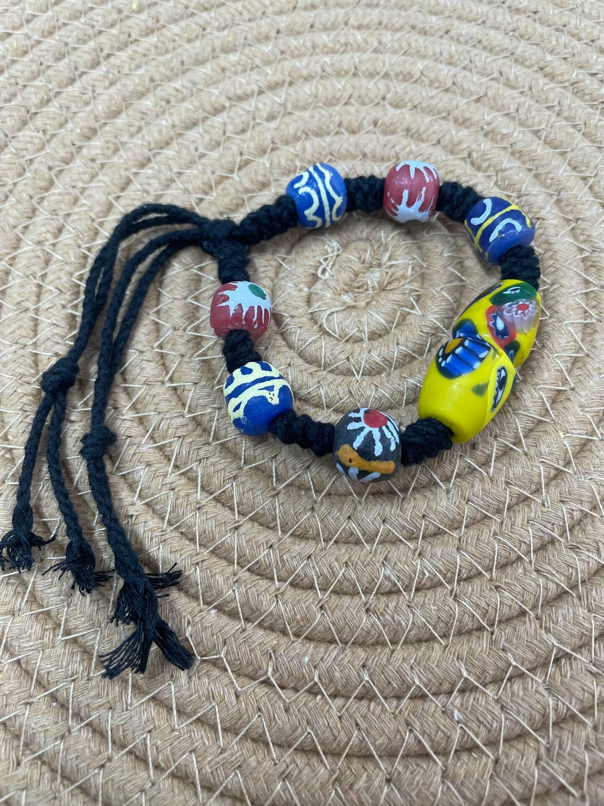 ハンドメイド 手描きガラスビーズのコットンコードレスレット