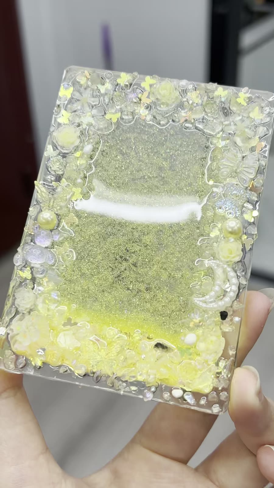 Porte-cartes à sable mou en résine transparente avec paillettes jaunes