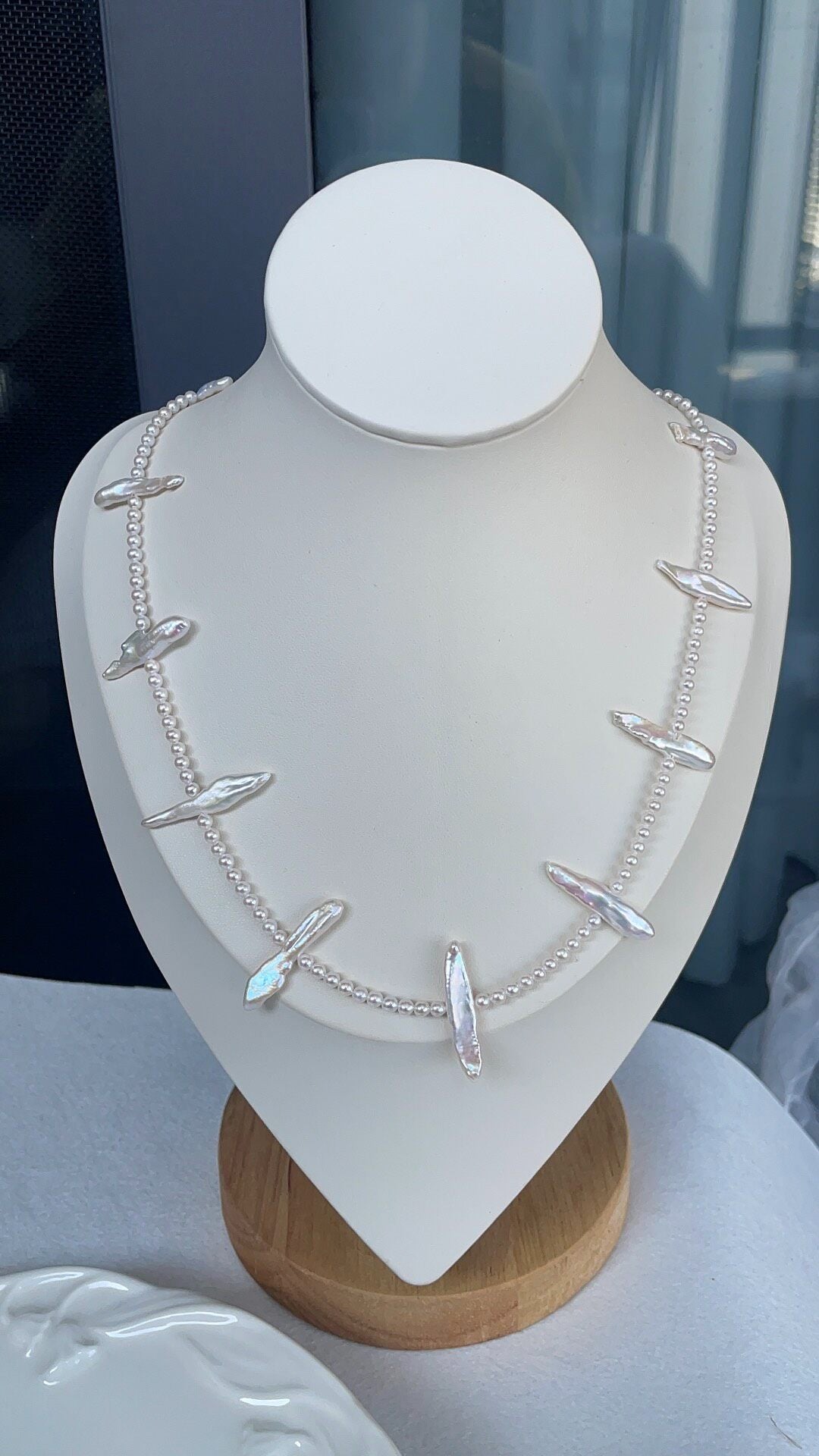 Collier en perles d'eau douce et baroques argent