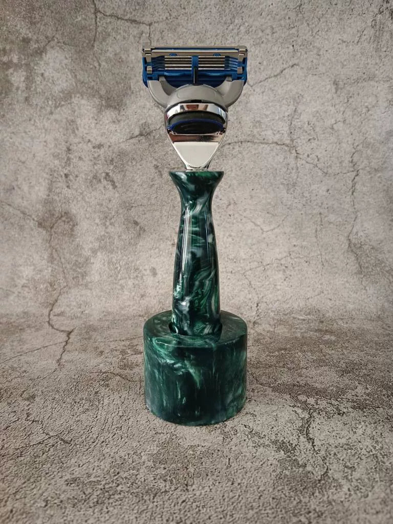 Rakset med Gillette 5-blad och stativ i grön resin