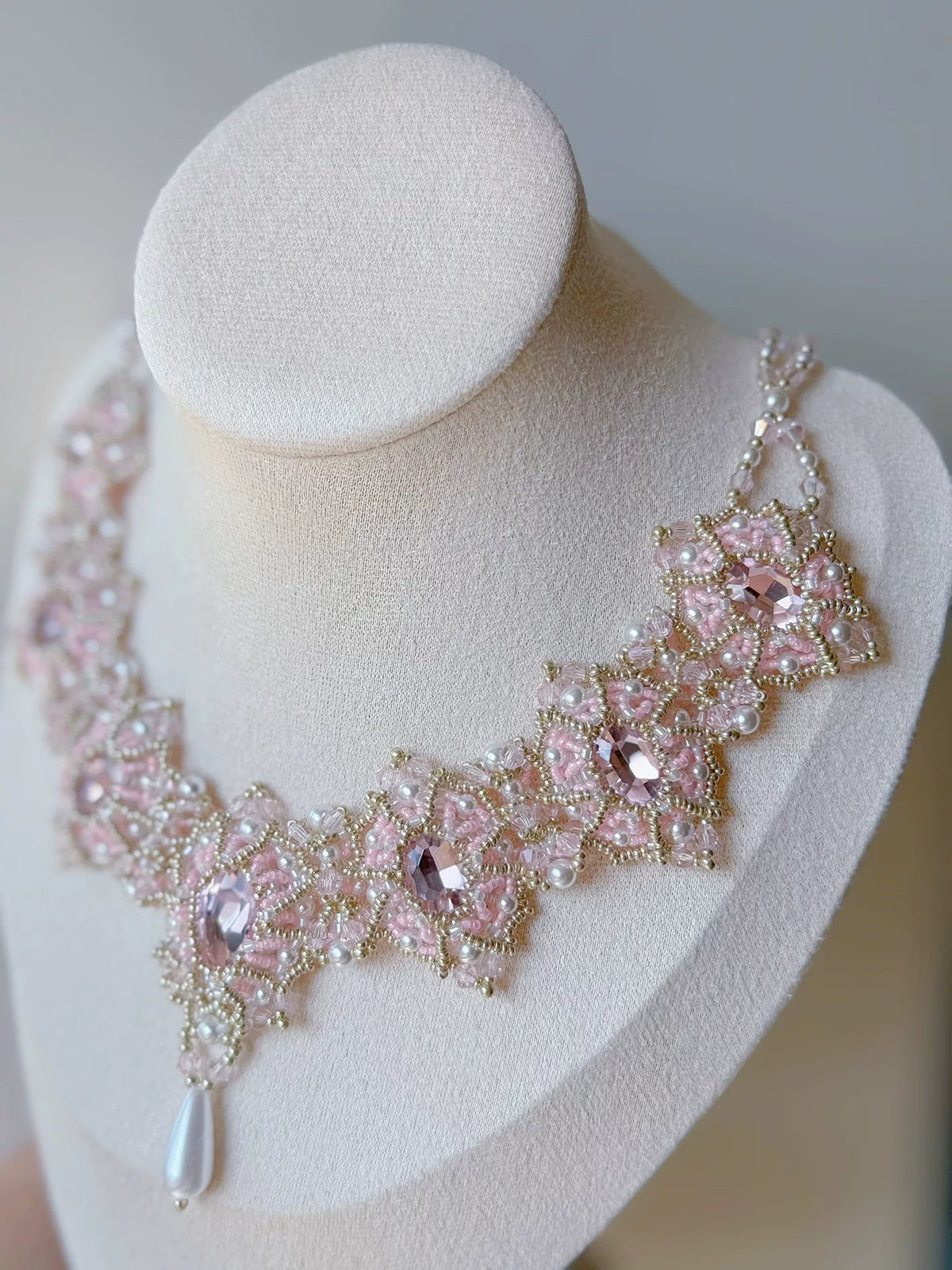 Rosa Louvre-halsband rosenkvarts