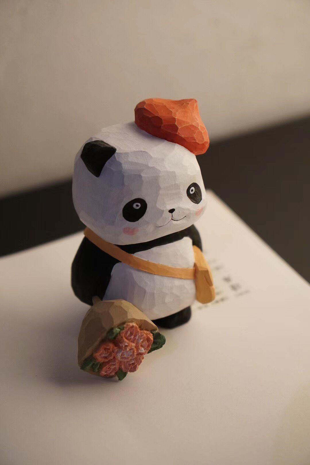 Handgeschnitzte Panda-Holzfigur – Kunsthandwerk