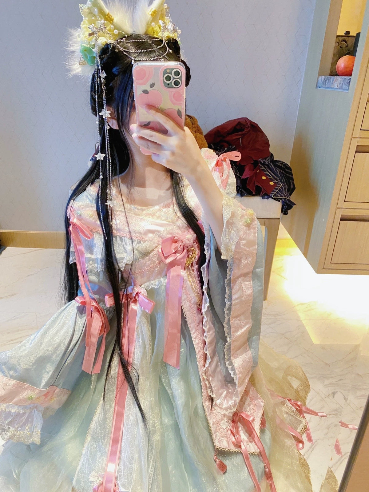 黄緑の花をあしらった猫耳ヘッドバンド