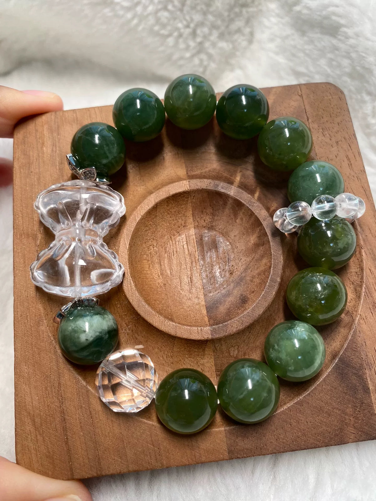 Xiuyan-Jade Perlenarmband mit Kristallschleife