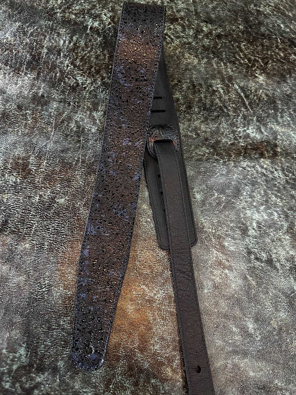 977218995199 - Image 1