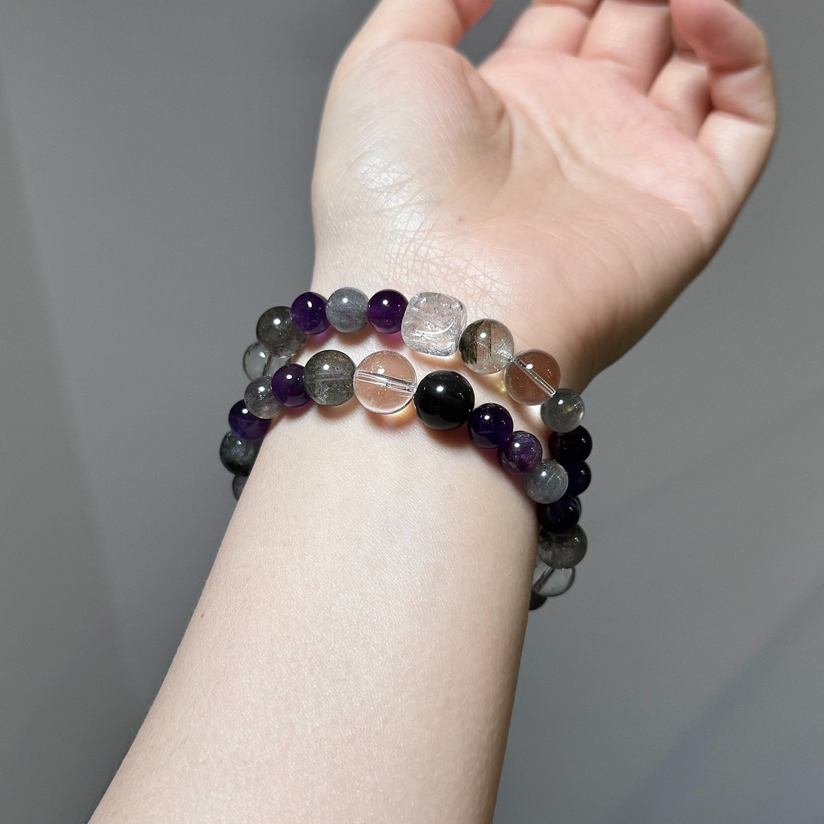 Zweisträngiges Kristallarmband mit 8-mm-Perlen