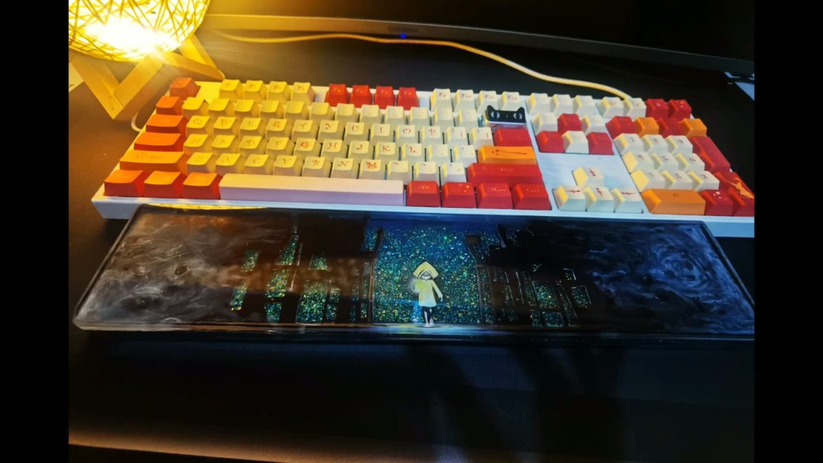 Little Nightmares Resin Keyboard Wrist Rest