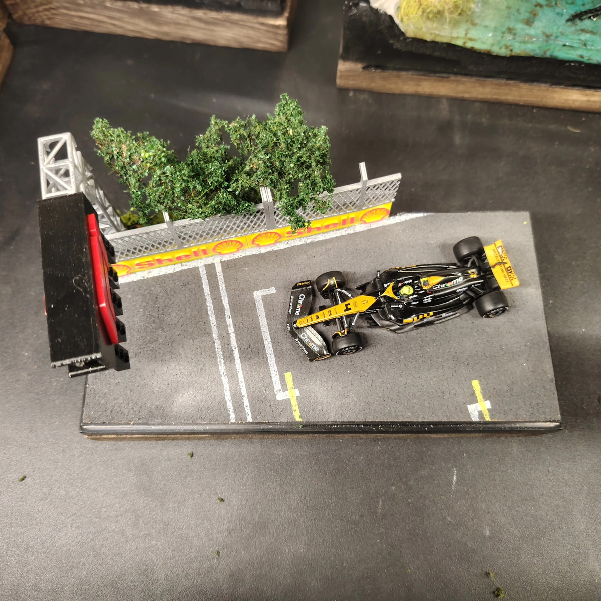 1:64 F1 Startgrid Diorama Display Base