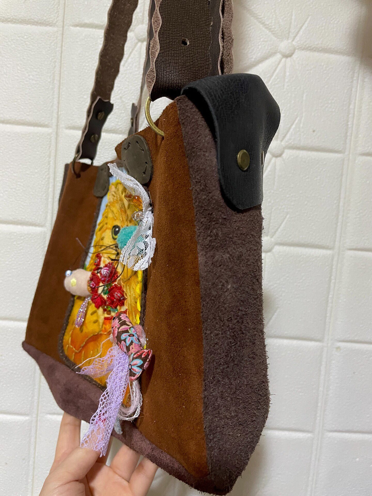 Genuine Leather Cat Applique Shoulder Bag