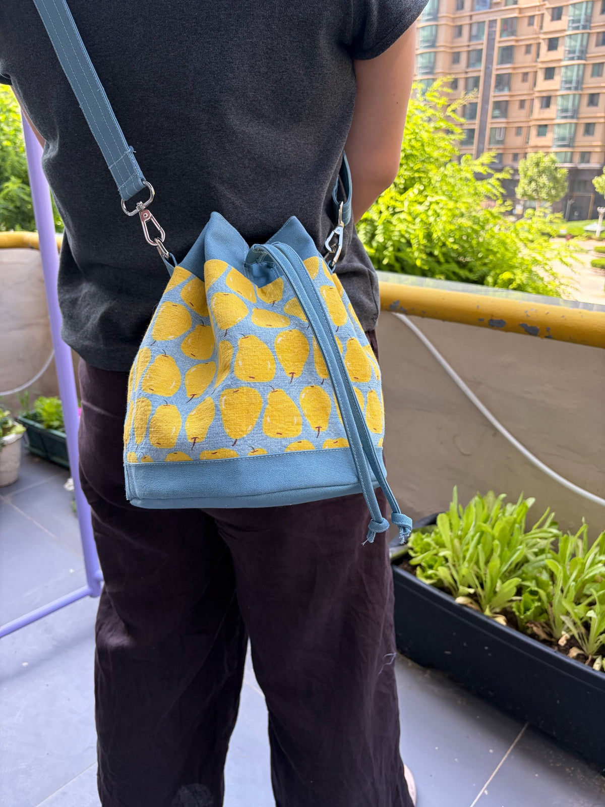 Canvas Bucketbag met Perendruk