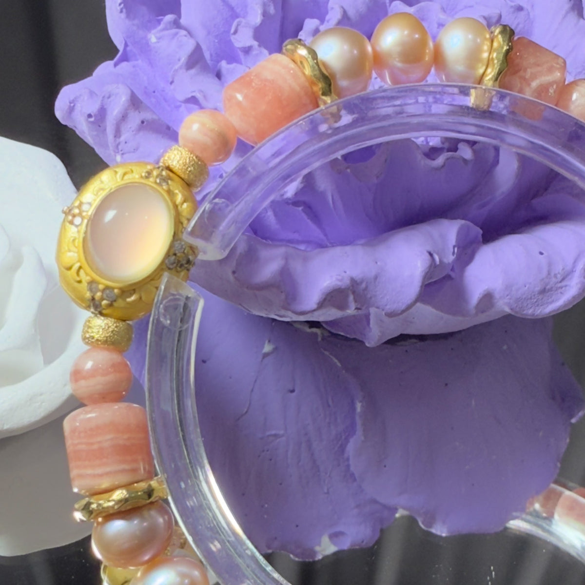 Rhodochrosit Perlenarmband mit rosaem Chalädon