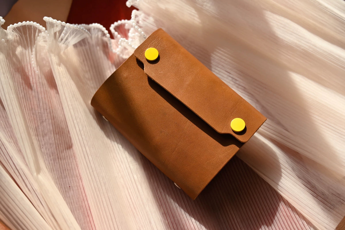 Funda para carpeta de anillas A7 en cuero curtido al vegetal